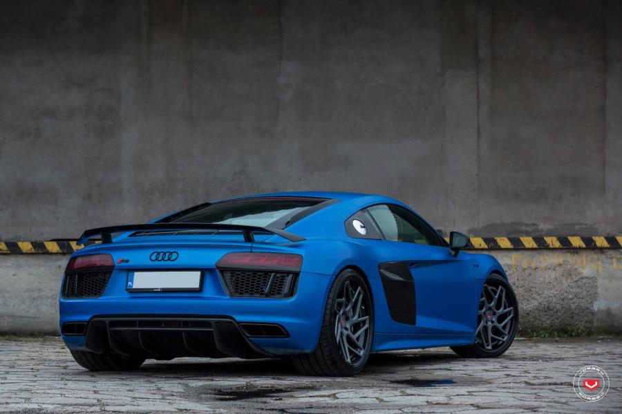  Audi R8 V10 on Vossen Wheels (CG-209T) 2018 года  (фото 6 из 33)